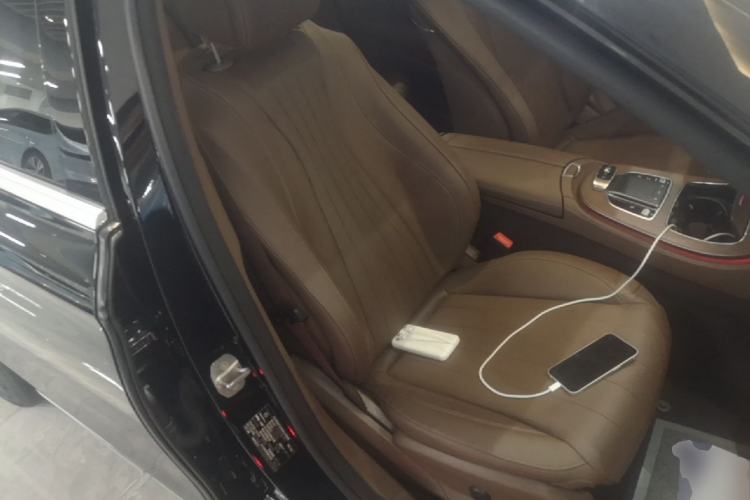 Used Mercedes-Benz E-Class New Energy 2022 E 350 e L Plug-in Hybrid Sedan Right Front Seat