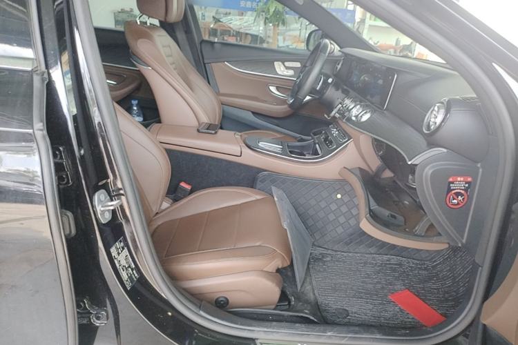 Used Mercedes-Benz E-Class New Energy 2022 Restyled E 350 e L Plug-in Hybrid Sports Sedan Right Front Seat