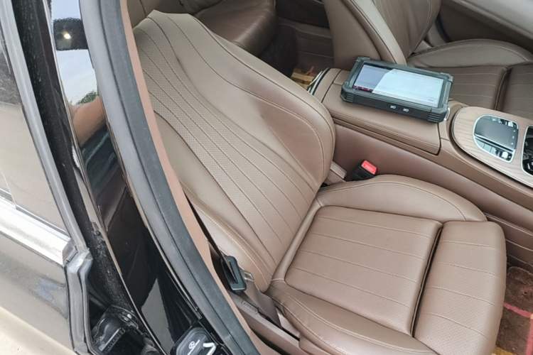 Used Mercedes-Benz E-Class New Energy 2022 Facelift E 350 e L Plug-in Hybrid Sedan Right Front Seat