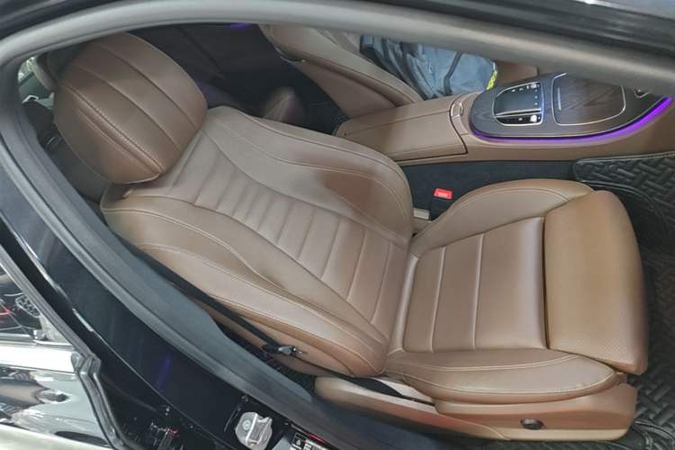 Used Mercedes-Benz E-Class New Energy 2022 Second Facelift E 350 e L Plug-in Hybrid Sports Sedan Right Front Seat