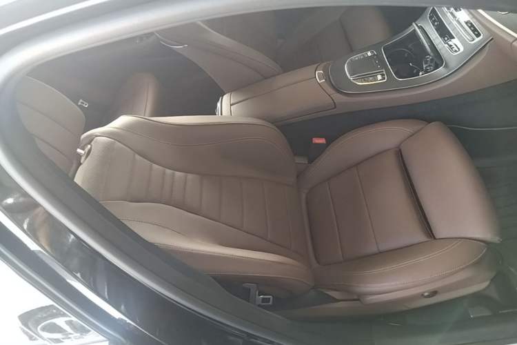 Used Mercedes-Benz E-Class New Energy 2022 E 350 e L Plug-in Hybrid Sports Sedan Right Front Seat