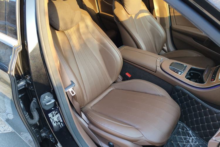 Used Mercedes-Benz E-Class New Energy 2022 Restyled E 350 e L Plug-in Hybrid Sedan Right Front Seat