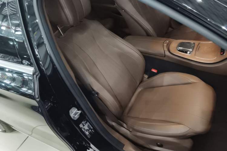 Used Mercedes-Benz E-Class New Energy 2022 Facelift E 350 e L Plug-in Hybrid Sedan Right Front Seat