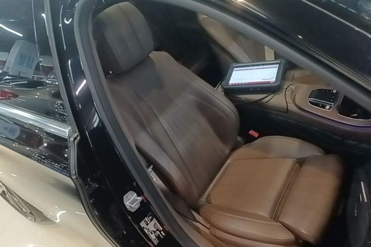 Used Mercedes-Benz E-Class New Energy 2022 Second Facelift E 350 e L Plug-in Hybrid Sedan Right Front Seat