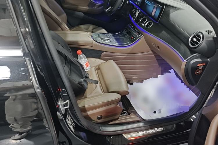 Used Mercedes-Benz E-Class New Energy 2022 Restyled E 350 e L Plug-in Hybrid Sports Sedan Right Front Seat