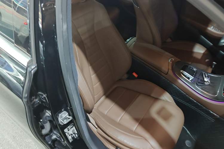 Used Mercedes-Benz E-Class New Energy 2022 Restyled E 350 e L Plug-in Hybrid Sports Sedan Right Front Seat