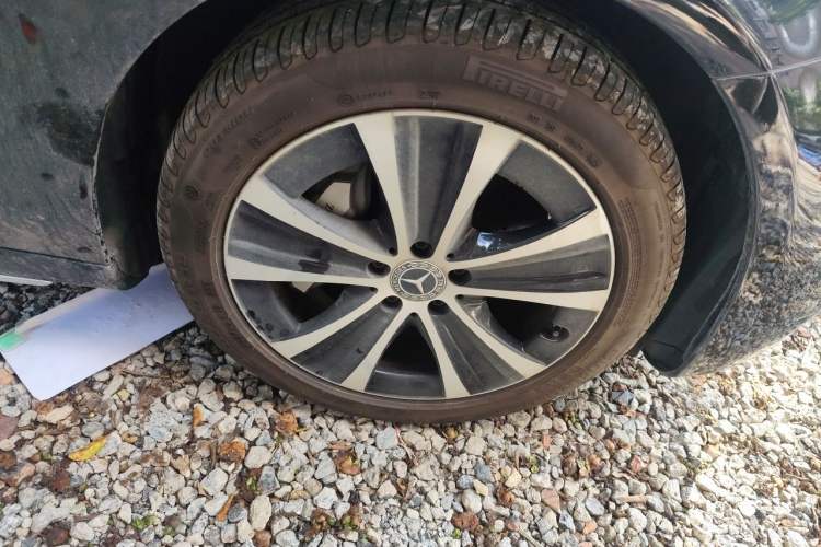 Used Mercedes-Benz E-Class New Energy 2022 Second Facelift E 350 e L Plug-in Hybrid Sports Sedan Right Front Wheel Hub