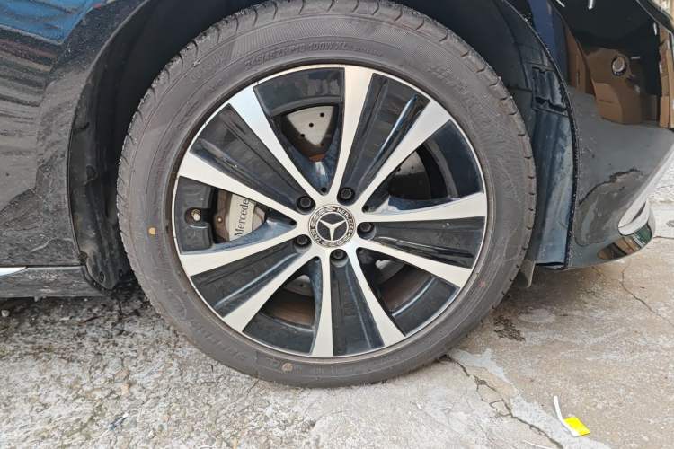 Used Mercedes-Benz E-Class New Energy 2022 Restyled E 350 e L Plug-in Hybrid Sedan Right Front Wheel Hub