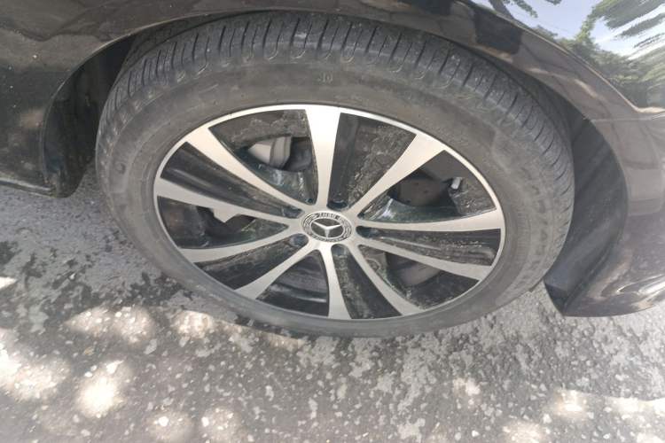Used Mercedes-Benz E-Class New Energy 2022 Restyled E 350 e L Plug-in Hybrid Sedan Right Front Wheel Hub