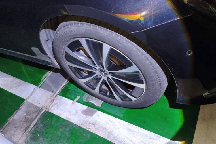 Used Mercedes-Benz E-Class New Energy 2022 Restyled E 350 e L Plug-in Hybrid Sedan Right Front Wheel Hub