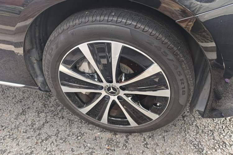 Used Mercedes-Benz E-Class New Energy 2022 Restyled E 350 e L Plug-in Hybrid Sedan Right Front Wheel Hub