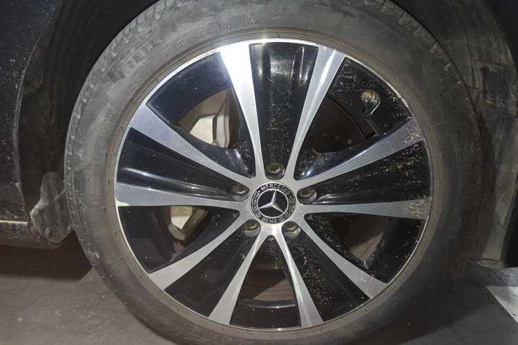 Used Mercedes-Benz E-Class New Energy 2022 Facelift E 350 e L Plug-in Hybrid Sedan Right Front Wheel Hub