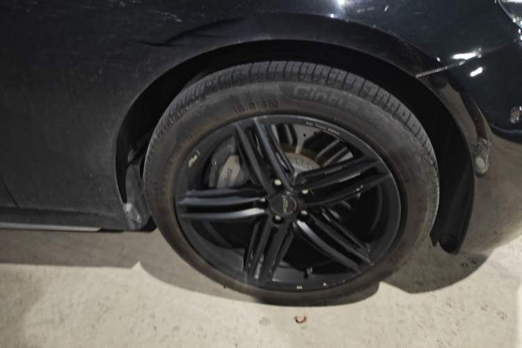 Used Mercedes-Benz E-Class New Energy 2022 Restyled E 350 e L Plug-in Hybrid Sports Sedan Right Front Wheel Hub