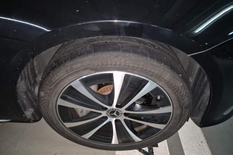 Used Mercedes-Benz E-Class New Energy 2022 Restyled E 350 e L Plug-in Hybrid Sedan Right Front Wheel Hub