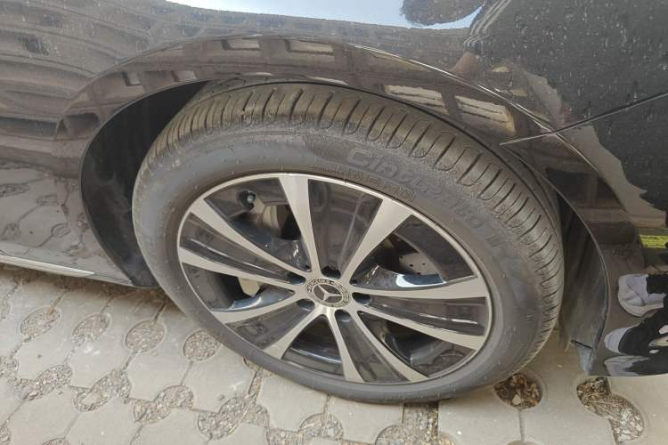 Used Mercedes-Benz E-Class New Energy 2022 Facelift E 350 e L Plug-in Hybrid Sedan Right Front Wheel Hub