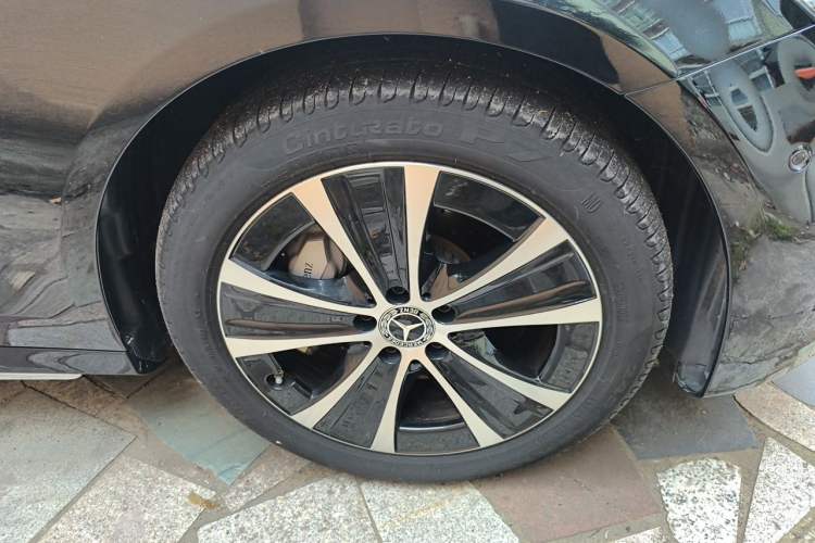 Used Mercedes-Benz E-Class New Energy 2022 Restyled E 350 e L Plug-in Hybrid Sports Sedan Right Front Wheel Hub