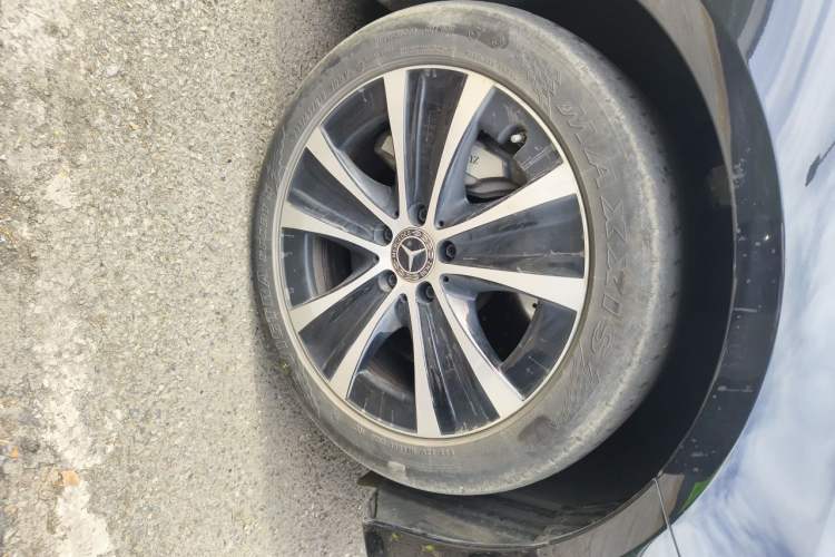 Used Mercedes-Benz E-Class New Energy 2022 Second Facelift E 350 e L Plug-in Hybrid Sedan Right Front Wheel Hub