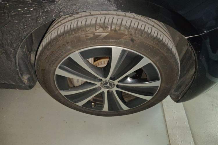 Used Mercedes-Benz E-Class New Energy 2022 E 350 e L Plug-in Hybrid Sports Sedan Right Front Wheel Hub