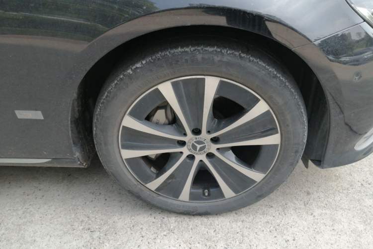 Used Mercedes-Benz E-Class New Energy 2022 Second Facelift E 350 e L Plug-in Hybrid Sedan Right Front Wheel Hub