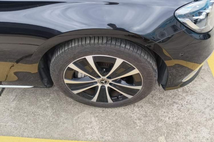 Used Mercedes-Benz E-Class New Energy 2022 Restyled E 350 e L Plug-in Hybrid Sedan Right Front Wheel Hub
