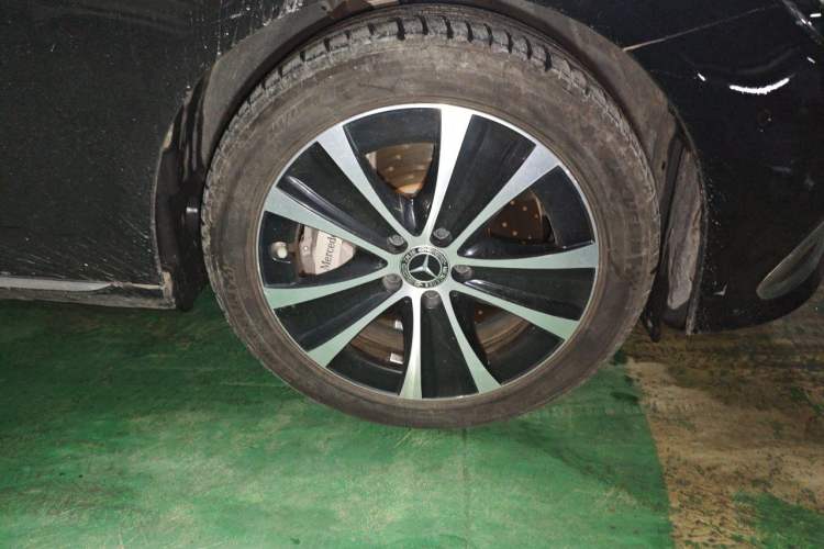 Used Mercedes-Benz E-Class New Energy 2022 Restyled E 350 e L Plug-in Hybrid Sedan Right Front Wheel Hub