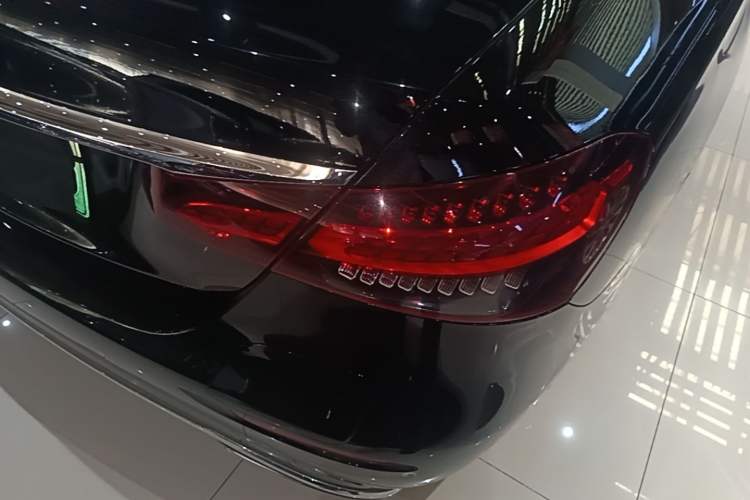 Used Mercedes-Benz E-Class New Energy 2022 Restyled E 350 e L Plug-in Hybrid Sports Sedan Right Rear Taillight