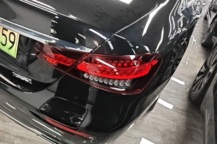 Used Mercedes-Benz E-Class New Energy 2022 Second Facelift E 350 e L Plug-in Hybrid Sedan Right Rear Taillight