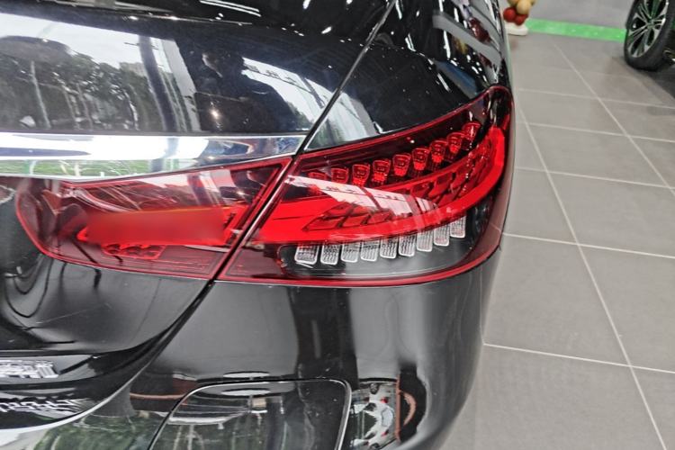 Used Mercedes-Benz E-Class New Energy 2022 E 350 e L Plug-in Hybrid Sports Sedan Right Rear Taillight