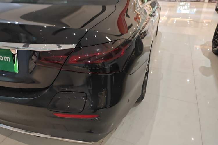 Used Mercedes-Benz E-Class New Energy 2022 Restyled E 350 e L Plug-in Hybrid Sports Sedan Right Rear Taillight