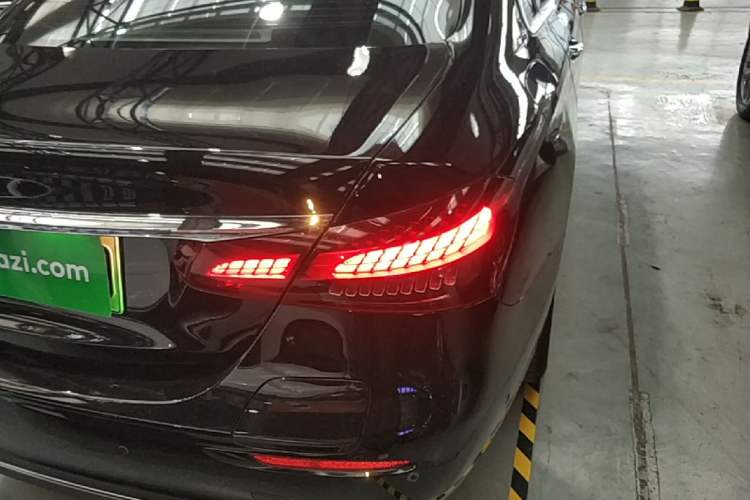 Used Mercedes-Benz E-Class New Energy 2022 Restyled E 350 e L Plug-in Hybrid Sedan Right Rear Taillight