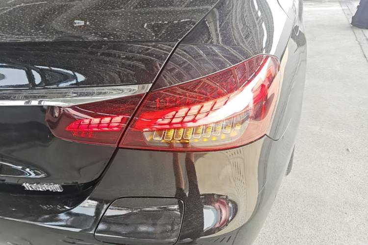 Used Mercedes-Benz E-Class New Energy 2022 Second Facelift E 350 e L Plug-in Hybrid Sedan Right Rear Taillight