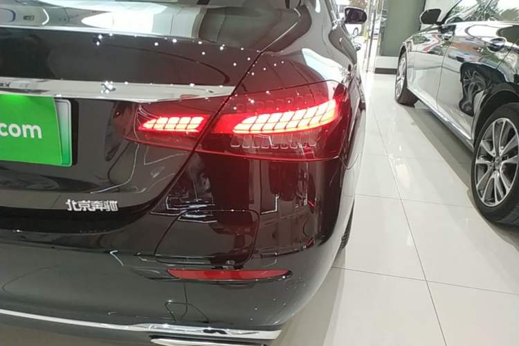 Used Mercedes-Benz E-Class New Energy 2022 Facelift E 350 e L Plug-in Hybrid Sedan Right Rear Taillight