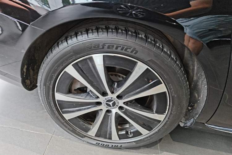 Used Mercedes-Benz E-Class New Energy 2022 E 350 e L Plug-in Hybrid Sedan Right Rear Wheel Hub