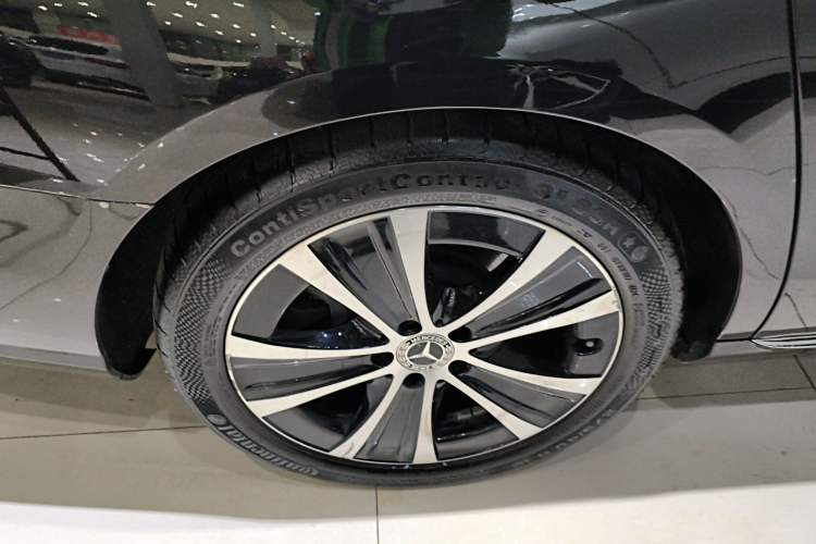 Used Mercedes-Benz E-Class New Energy 2022 Restyled E 350 e L Plug-in Hybrid Sedan Right Rear Wheel Hub
