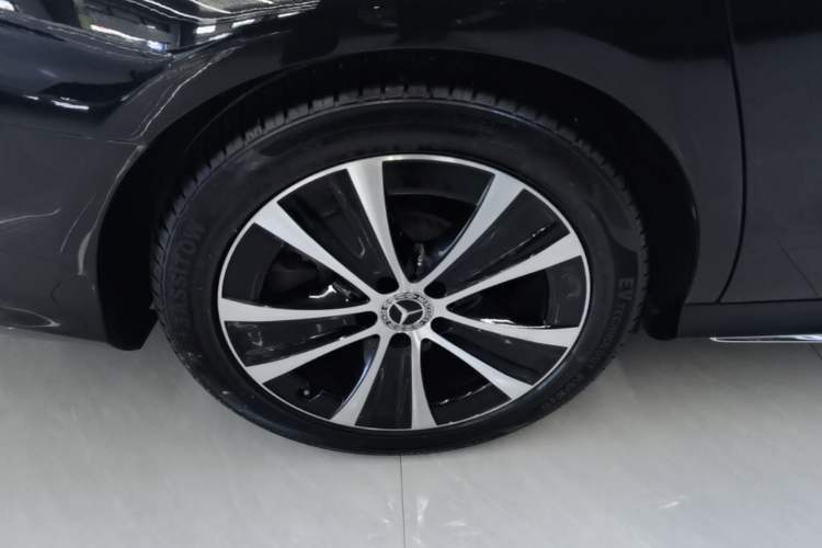 Used Mercedes-Benz E-Class New Energy 2022 Restyled E 350 e L Plug-in Hybrid Sports Sedan Right Rear Wheel Hub