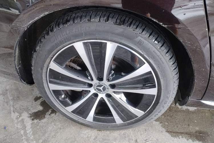 Used Mercedes-Benz E-Class New Energy 2022 Restyled E 350 e L Plug-in Hybrid Sedan Right Rear Wheel Hub