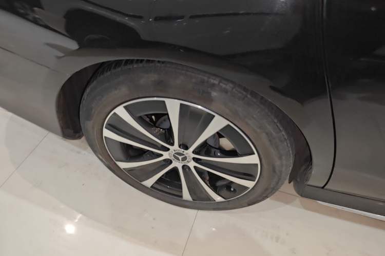 Used Mercedes-Benz E-Class New Energy 2022 Restyled E 350 e L Plug-in Hybrid Sports Sedan Right Rear Wheel Hub