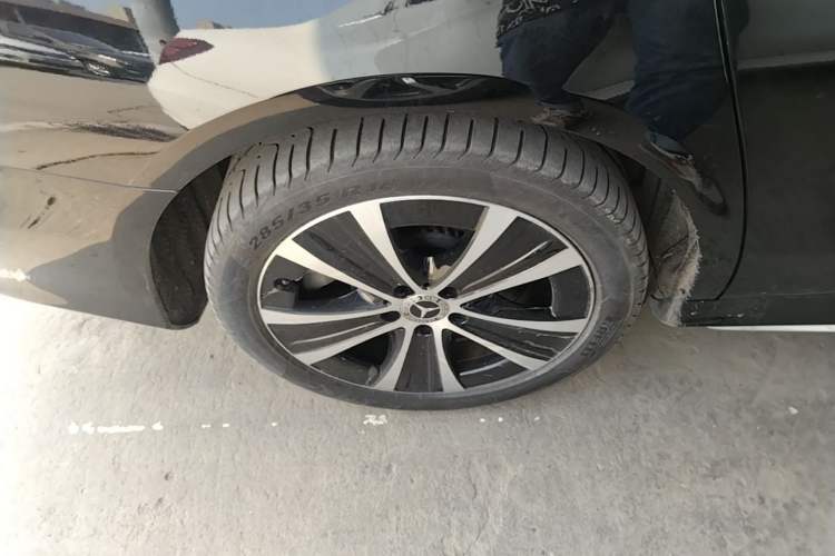 Used Mercedes-Benz E-Class New Energy 2022 E 350 e L Plug-in Hybrid Sports Sedan Right Rear Wheel Hub