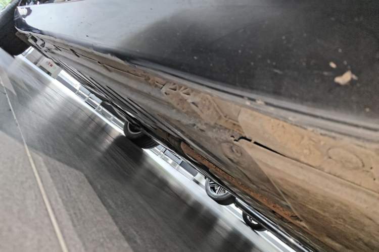 Used Mercedes-Benz E-Class New Energy 2022 E 350 e L Plug-in Hybrid Sedan Right Side Sill