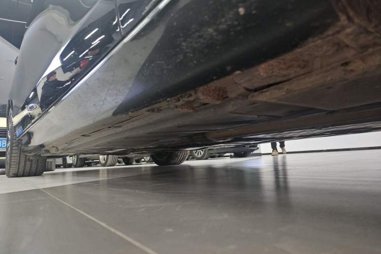 Used Mercedes-Benz E-Class New Energy 2022 Second Facelift E 350 e L Plug-in Hybrid Sedan Right Side Sill