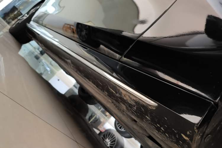 Used Mercedes-Benz E-Class New Energy 2022 Restyled E 350 e L Plug-in Hybrid Sports Sedan Right Side Sill