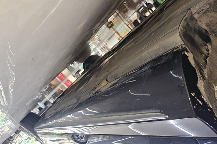 Used Mercedes-Benz E-Class New Energy 2022 Restyled E 350 e L Plug-in Hybrid Sports Sedan Right Side Sill