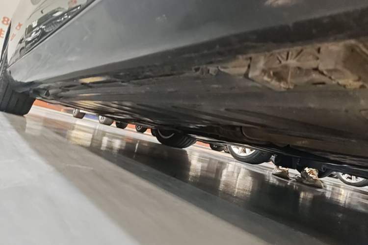 Used Mercedes-Benz E-Class New Energy 2022 Facelift E 350 e L Plug-in Hybrid Sedan Right Side Sill