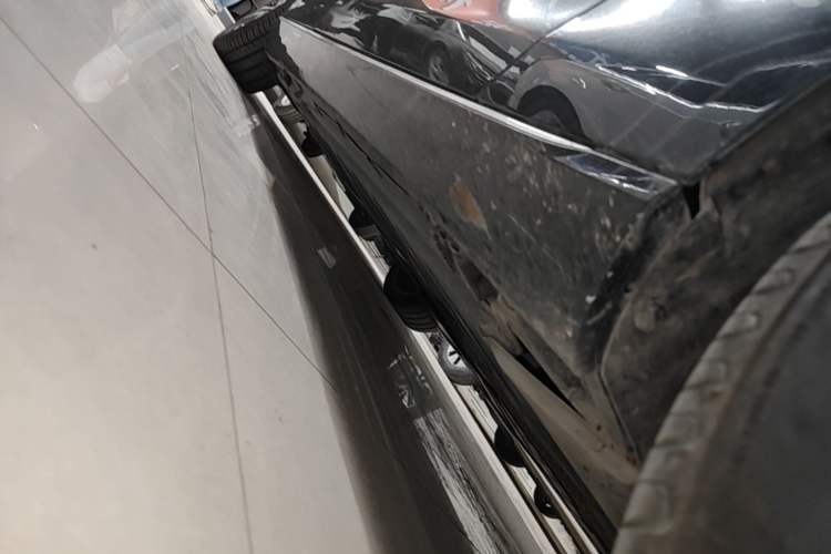 Used Mercedes-Benz E-Class New Energy 2022 Second Facelift E 350 e L Plug-in Hybrid Sedan Right Side Sill