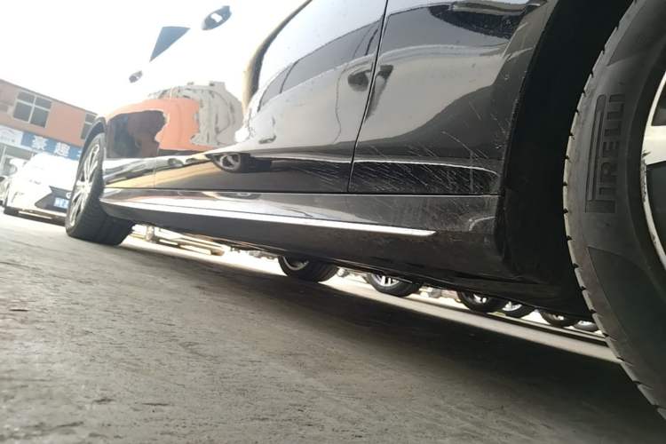 Used Mercedes-Benz E-Class New Energy 2022 E 350 e L Plug-in Hybrid Sports Sedan Right Side Sill