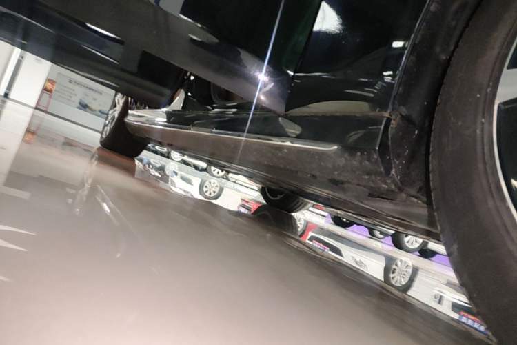 Used Mercedes-Benz E-Class New Energy 2022 Second Facelift E 350 e L Plug-in Hybrid Sports Sedan Right Side Sill