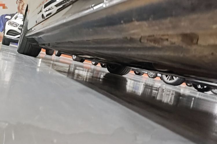 Used Mercedes-Benz E-Class New Energy 2022 Restyled E 350 e L Plug-in Hybrid Sports Sedan Right Side Sill