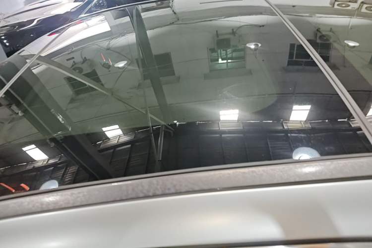 Used Mercedes-Benz E-Class New Energy 2022 Facelift E 350 e L Plug-in Hybrid Sedan Roof