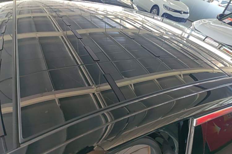 Used Mercedes-Benz E-Class New Energy 2022 E 350 e L Plug-in Hybrid Sports Sedan Roof