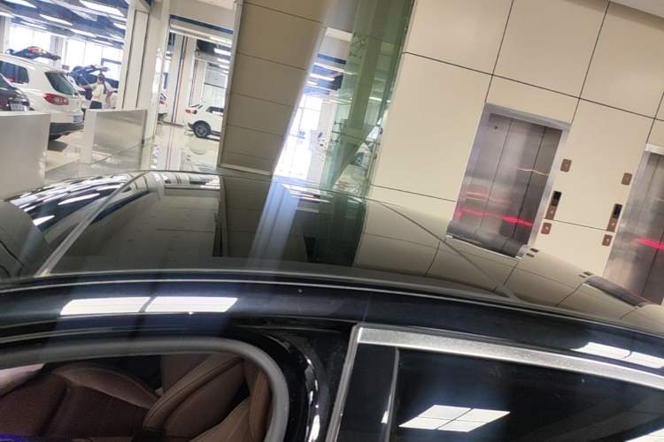 Used Mercedes-Benz E-Class New Energy 2022 Second Facelift E 350 e L Plug-in Hybrid Sports Sedan Roof